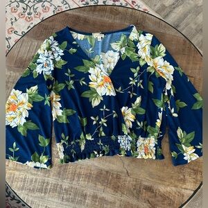 Lily White Blue Floral Top w/ Wide Sleeves
